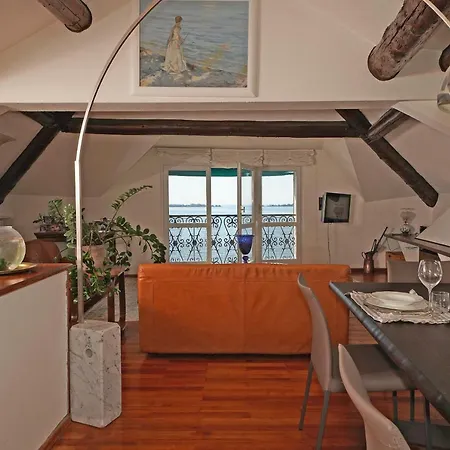 Apartmán La Mansarda Del Lago *